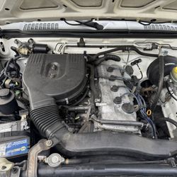 Nissan Frontier “99” 5 Speed 