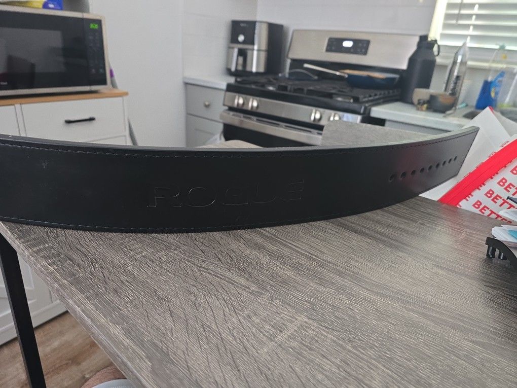 Rogue Black Leather 13mm - 4" Lever Belt