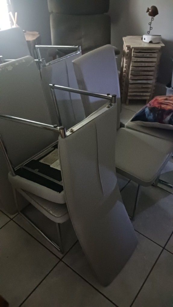 10 Nice Chairs. 