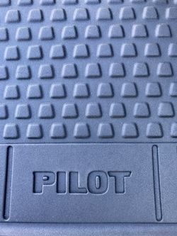 Honda Pilot trunk/cargo tray
