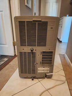 LG Portable A/C Fan with wheels