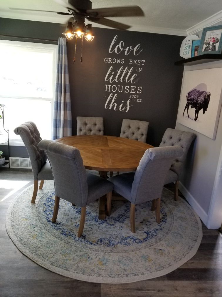 Dining set with 6 chairs and rug