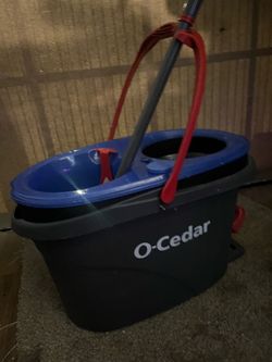 O’cedar mop and mop bucket spins mop head