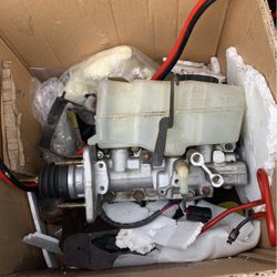 Toyota 4 Runner 2003 Master Cilinder  Brakes