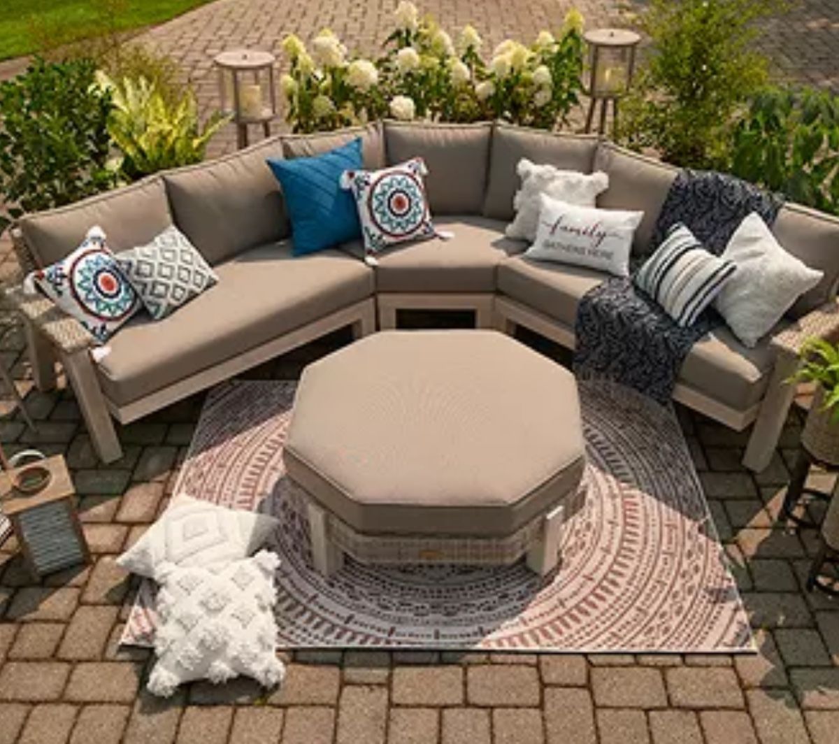 AVAILABLE $500- Broyhill Legacy Ashford Cushioned Patio Sectional With Octagon Ottoman