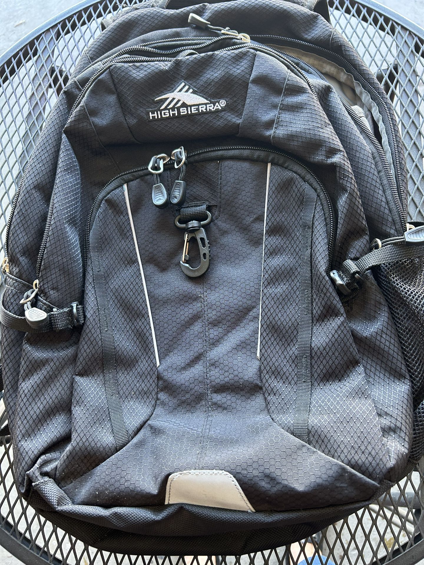 High Sierra  Backpack Space For Computer. New Without Tag    1 Mesh Bottle Holders 