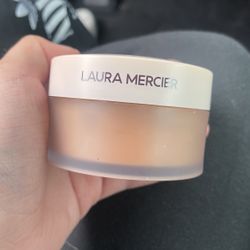 Laura Mercier 