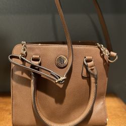 Tommy Hilfiger Cross Body Hand Bag Brown Leather Tote Purse TH Gold Plated Logo Do