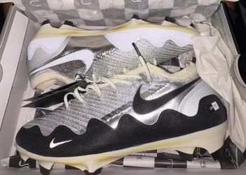 Soccer cleats