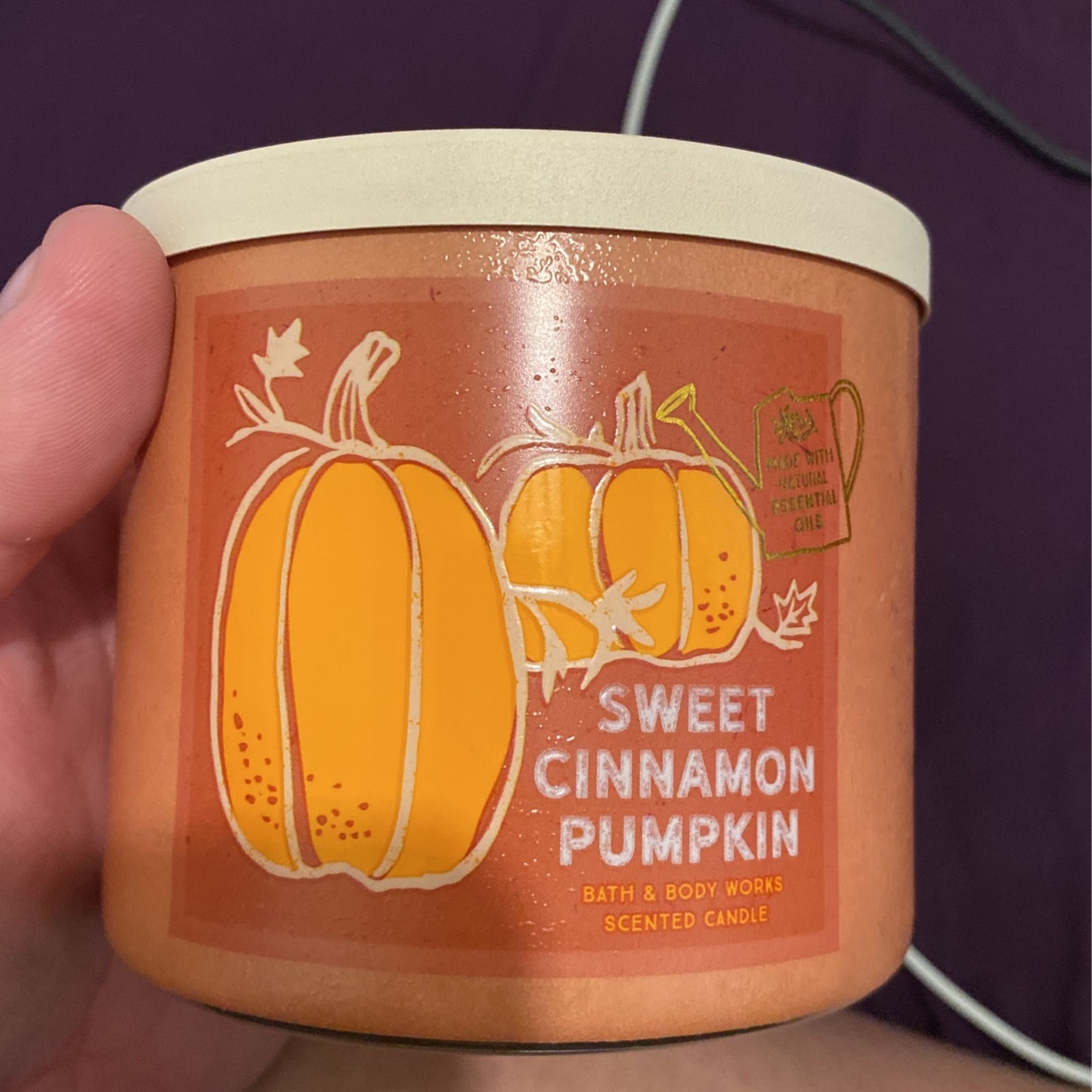 Bath and body Works three Wick candle sweet cinnamon pumpkin