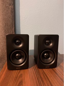 Edifier M60 bookshelf speakers