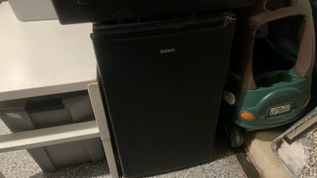 Galanz mini fridge