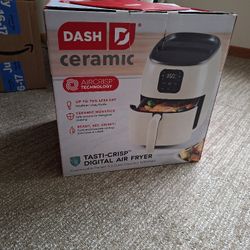 Dash Ceramic AIR Fryer New..reduced Price