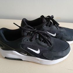 Nike Tennis Shoes