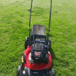 Lawnmower Yard Machine Briggs And Stratton 163CC Engine Push 