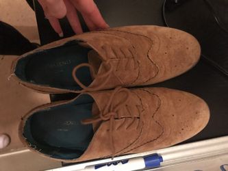 Brown shoes size 9