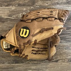 Like New Wilson Genuine Leather Baseball Glove 10 Inch Mitt Model # AD440