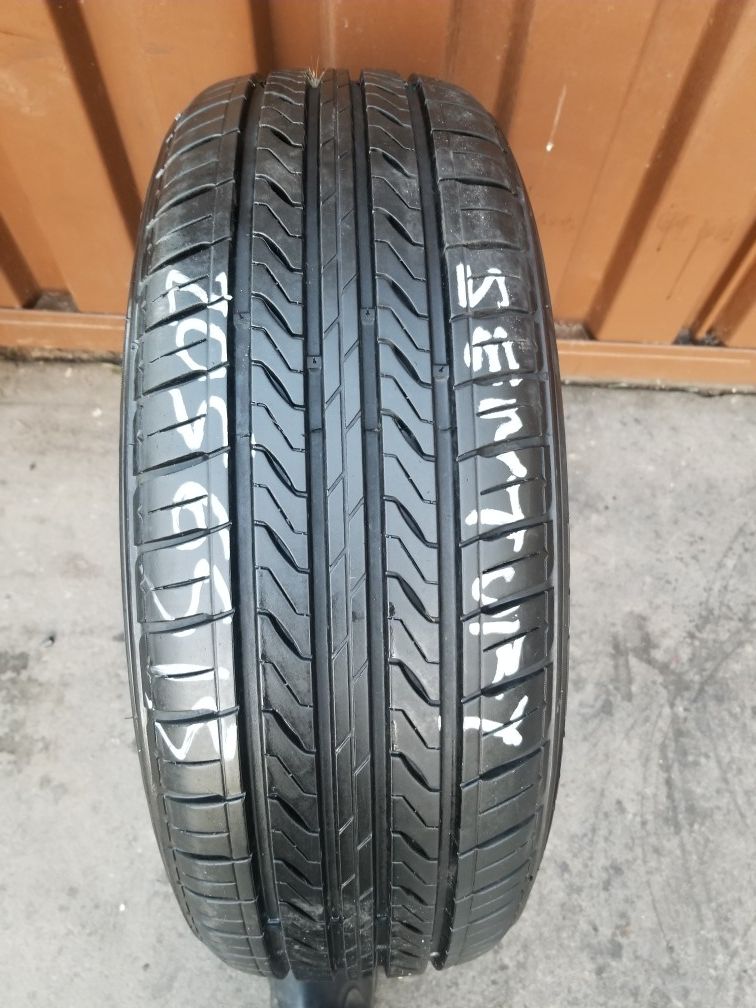 Tire 205 65 15