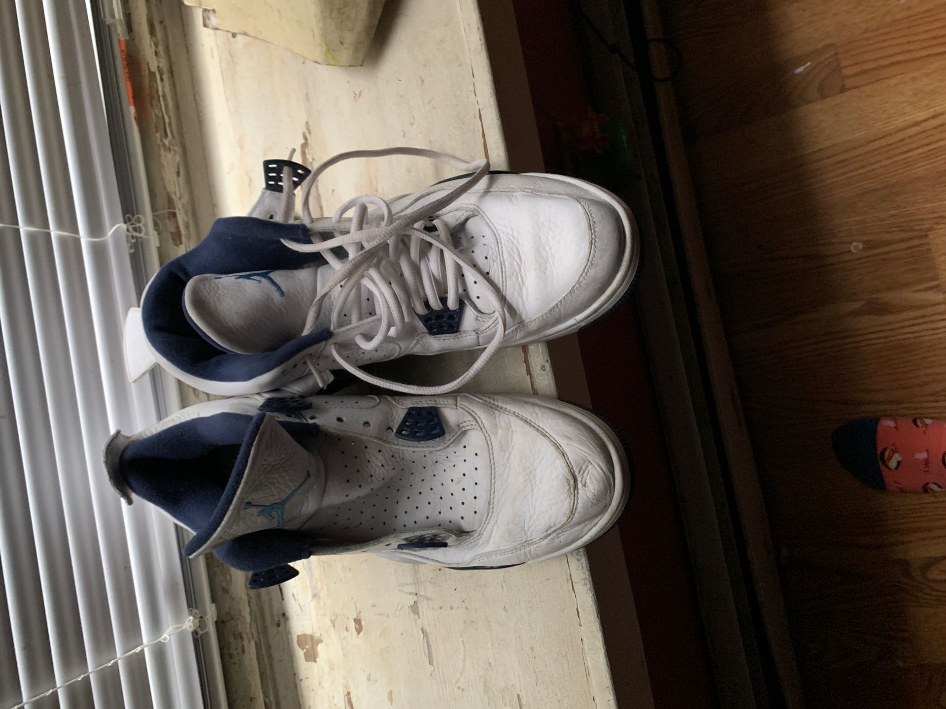 Men’s retro Jordan IV 4 size 11 US