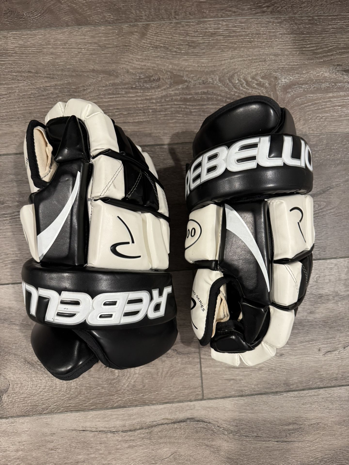 Brand New Men’s Hockey Gloves - Rebellion