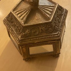 Mirror Box