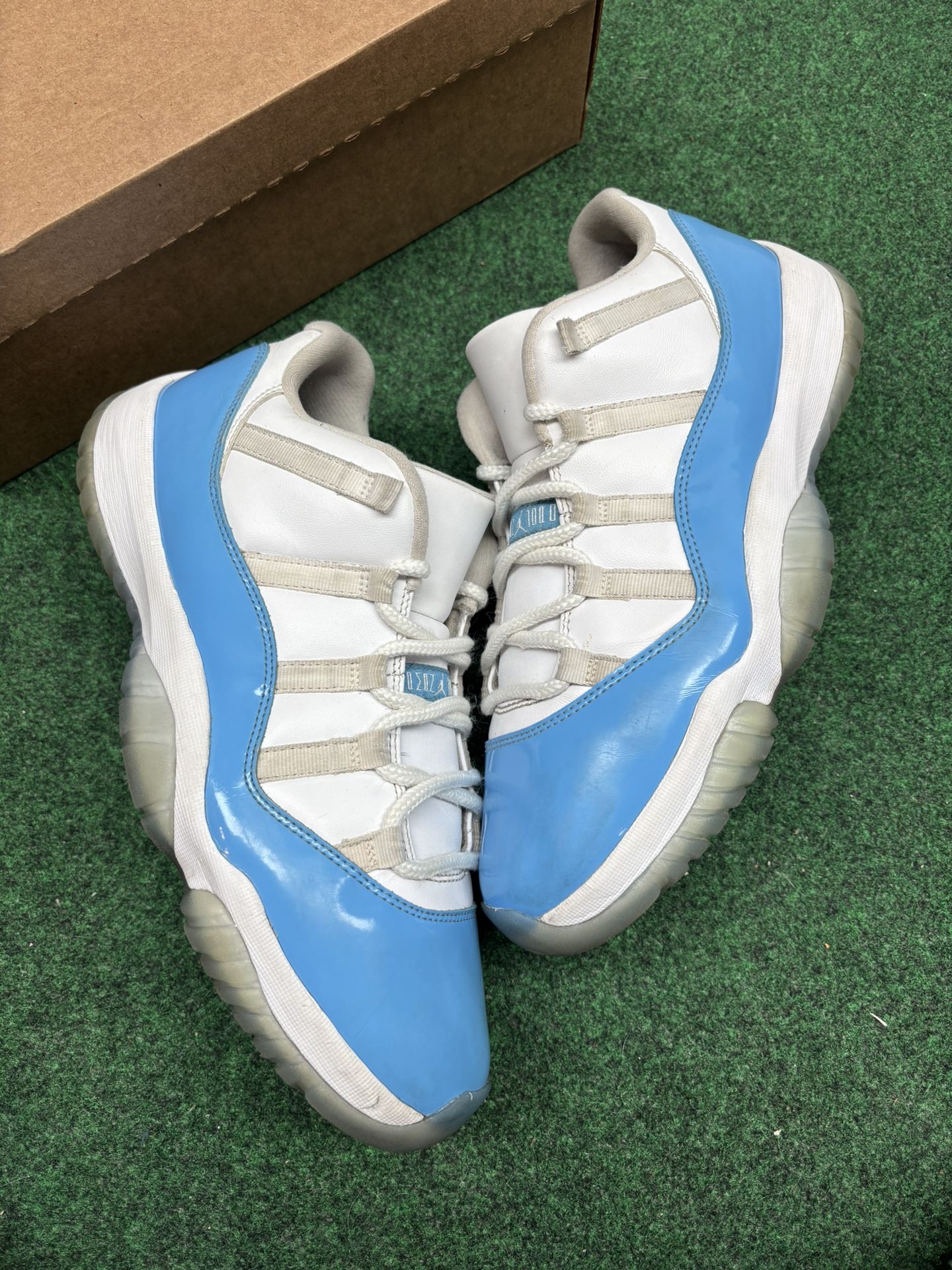 JORDAN 11 UNIVERSITY BLUE SIZE 11.5