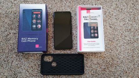 Motorola RAZ MEMORY MOBILITY cell phone clean and ready to hook up for immediate use. Original box instructions along with customer service 800 number
