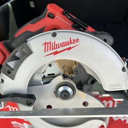 milwaukee circular saw 18 v 