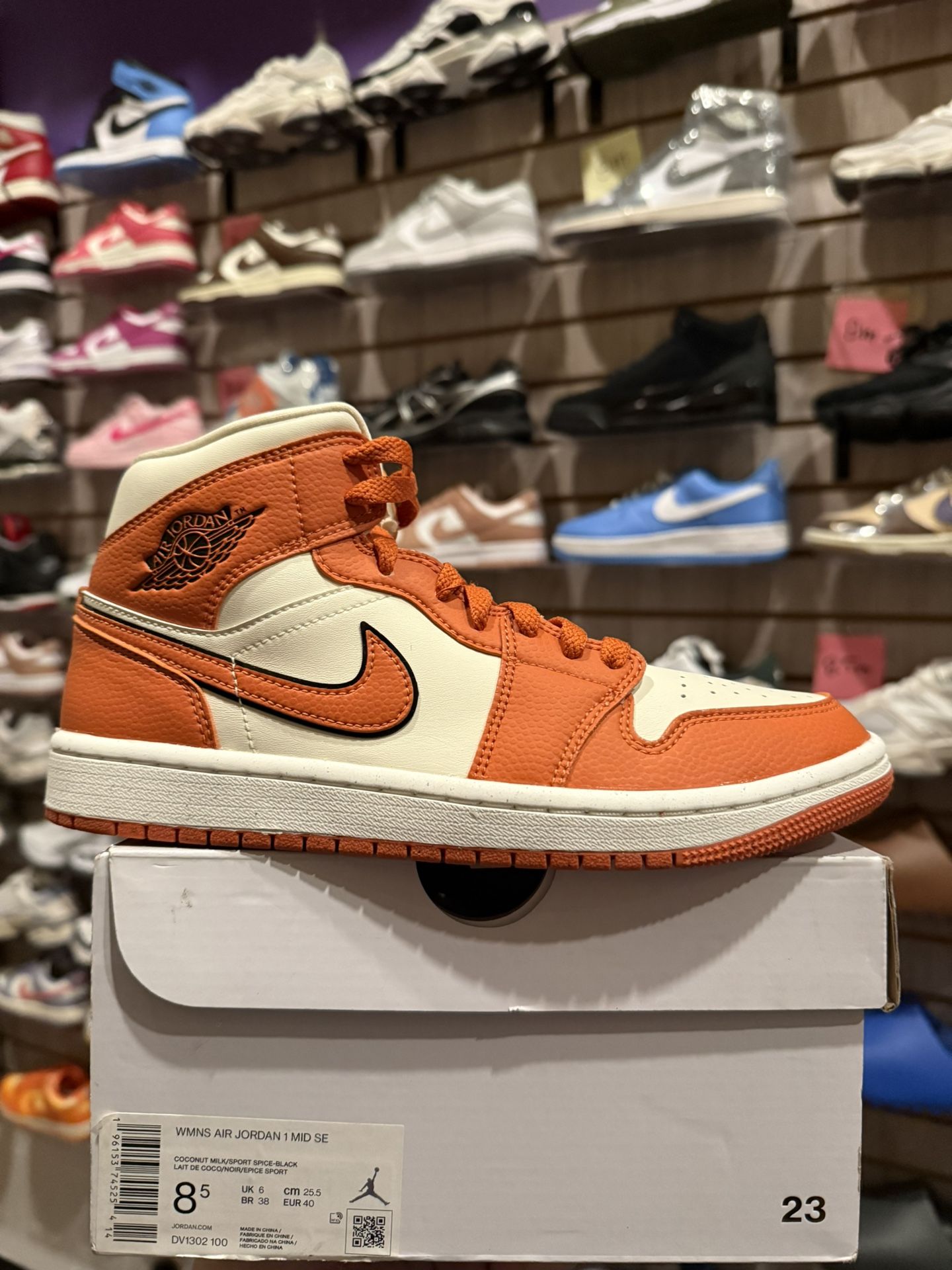 Jordan 1 Mid Orange 7Y