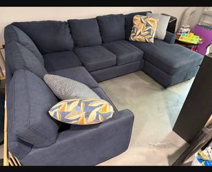*FREE DELIVERY* Large Navy Blue Sectional with Ottoman