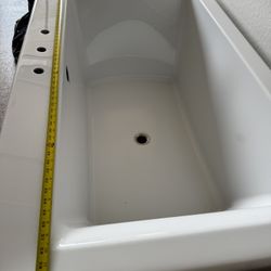 New bathroom Tub And Toilet 