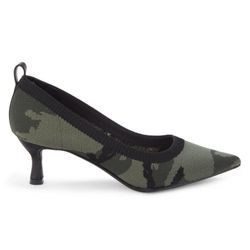 7.5 Kitten Heel Camo New Never Worn