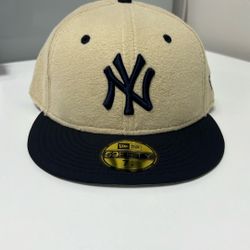 Fitted  Beige Fleece NY Yankees Hat