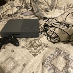 Xbox one s good condition 