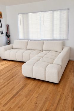 Cream Cloud Style Sectional w/ Chais