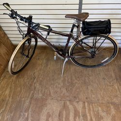 TREK 7.5 MEN’S HYBRID BIKE - LIKE NEW