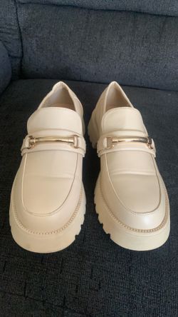Woman loafers light beige
