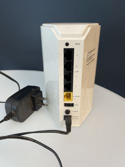 D-Link Dual Band Gigabit Cloud Router – Wireless, 4 Ports – Works  Model: D-Link Dual Band Gigabit Cloud Router 	•	Features: Wireless, 4 Ethernet port