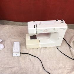 Kenmore Sewing Machine In Great Working Condition 