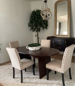 Dining room table w upholstered chairs