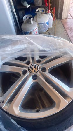Qty4 18inch rims and tires for VW Jetta