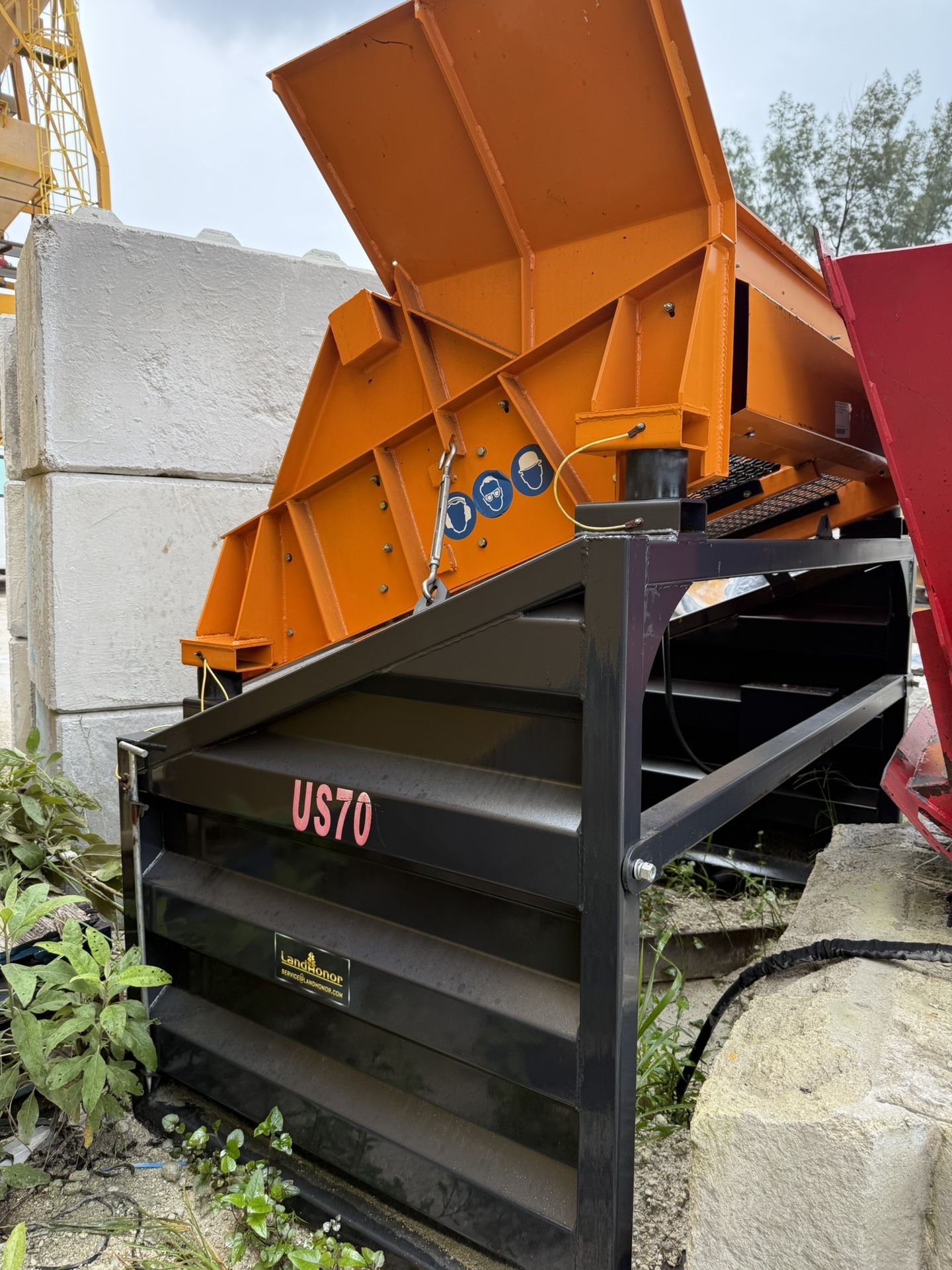 Electric Shaker Screen Plant Skid Mounted Model SMS-64-40G