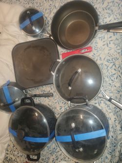 Pots and pans set