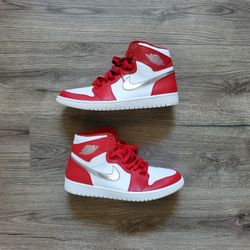 Air Jordan 1 Retro High Silver Medal Mens Size 11
