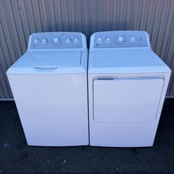 GE Large Capacity Washer And  Gas Dryer