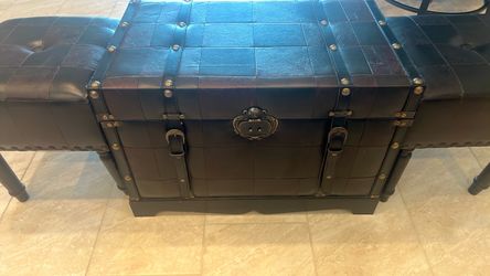Trunk & tables