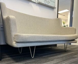 Loveseat/Couch - HD Buttercup