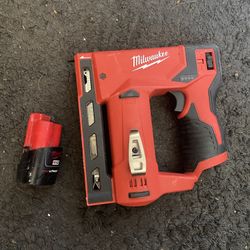 Milwaukee 3/8 Crown Stapler , W Battery 