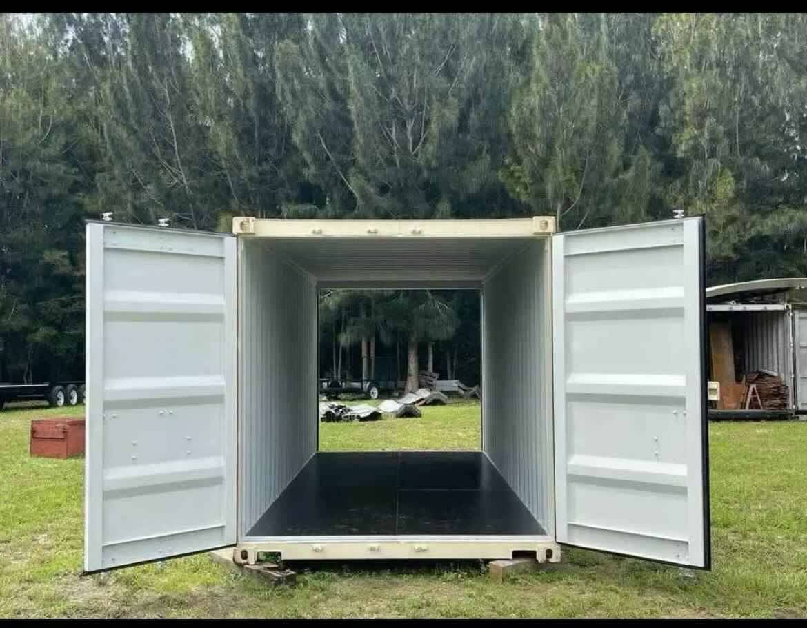 20ft Shipping/Storage Container