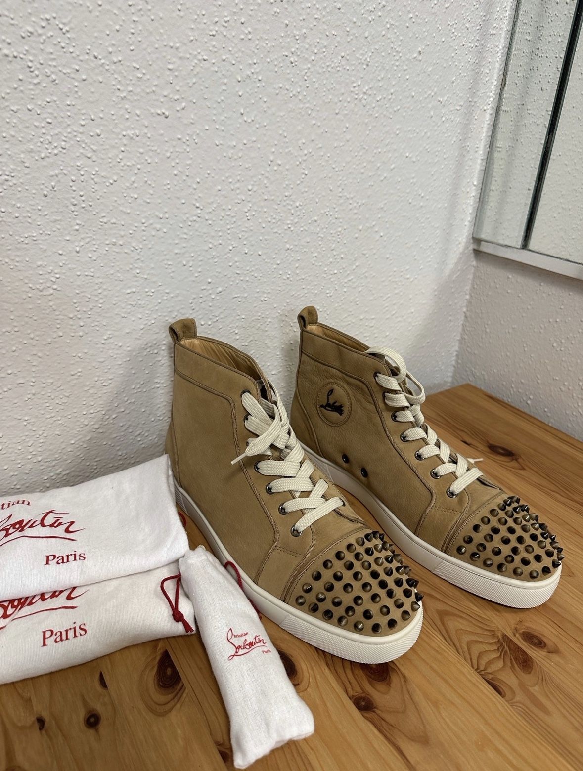 Christian Louboutin louis junior spikes high top Size